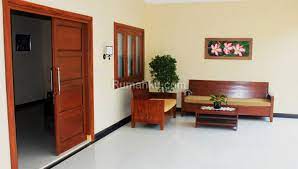 Pada awalnya, teras diciptakan sebagai ruang tunggu bagi tamu sebelum dipersilakan masuk ke dalam rumah. Cara Mudah Mengubah Teras Rumah Jadi Ruang Tamu