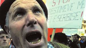 A report maquette DEF EMi02.qxd