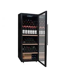 Ce modèle de cave à vin la sommelière est idéal pour mettre vos vins à la bonne température de dégustation ou pour les faires vieillir. Acheter Une Cave A Vin Polyvalente Pour La Consevration De 204 Bouteilles Pclv205