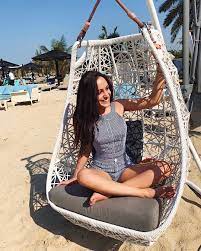 He is not dating anyone currently. Liverpool And Chelsea Target Federico Chiesa S Wag Caterina Ciabatti Is A Stunning Civil Engineer Graduate