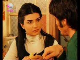 تحت أشجار الزيزفون) هو مسلسل درامي اجتماعي تركي مدبلج إلى العربية باللهجة السورية عرض على قناة إم بي سي 1. Ù…Ø³Ù„Ø³Ù„ Ø³Ù†ÙˆØ§Øª Ø§Ù„Ø¶ÙŠØ§Ø¹ Ø§Ù„Ø­Ù„Ù‚Ø© 1