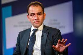 Arturo herrera body and feet positions in relation to line of dance nº 6 2019 clear and black glass panel over pencil drawing on wall 16 1/2 x 23 2/5 inches. Arturo Herrera El Escenario Politico De Ee Uu Podria Complicar La Aprobacion Del Tratado De Comercio Economia El Pais