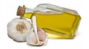 فوائد زيت الثوم لإنبات الشعر In 2020 Garlic Health Benefits Healthy Hair Food Garlic Benefits