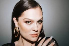 Ex-mulher de Diego Cavalieri faz a fila andar