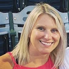 Lisa Ickes's Instagram, Twitter & Facebook