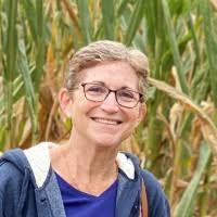 Elinor Gruber's Instagram, Twitter & Facebook