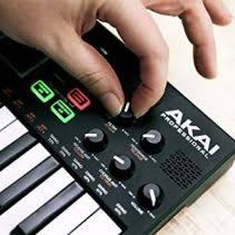 Novation Launchkey Mini 25 Note Usb Keyboard Controller Mk2 Version Akai Professional Mpk Mini Play Standalone Mini Keyboard Usb Controller With Built In Speaker Mpc Style Pads On Board Effects Mini Keyboard Drum Pad Akai