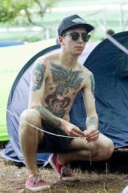 Skinny guys with tattoos 18 best tattoo designs for slim guys regarding proportions 728 x 1096. Heavily Tattooed Skinny Guy Skinny Guys Skinny Guys