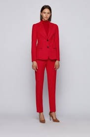 Blazer sans manches pour une silhouette élégante et chic. Tailleurs Pantalons Luxueux Pour Femme Avec Hugo Boss