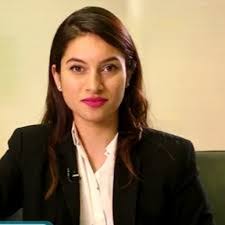 Justine Hendricks's Instagram, Twitter & Facebook