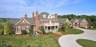 Previous photo in the gallery is square foot house plans plan. 8 000 Sq Ft Brick Stone Manor On 6 Acres In Manitowoc Wi For 1 8m Photos Pricey Pads
