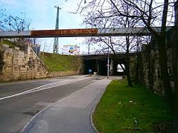 Mester utca ligt op 2 kilometer belangrijkste straat in de wijk ferencváros , boedapest , hongarije. File Mester Utca Budapest Aluljaro A Deli Osszekoto Vasuti Hid Alatt2 Jpg Wikimedia Commons