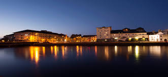 The front desk has multilingual staff standing by 24 hours a day to assist with dry. Hotels In Galway City Centre Jurys Inn Stay Happy