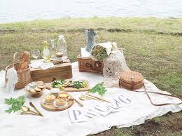 spring picnic natural picnic シンプルでナチュラルなカラーリングでピクニック 差し色はイエロー spring picnicparty picnic ピクニック おしゃれピクニック おしゃピク ピクニック 部屋 インテリア ピクニック おしゃれ