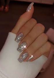 33 Fabulous Nail Design Ideas That Add To Your Appearances Trendy Nails Fabulous Nails Silver Sparkle Nails