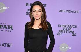 Film and television actress mila kunis came to fame on the sitcom 'that '70s show.' in film, she's when she was seven, mila kunis immigrated with her family from the ukraine to los angeles, where. Mila Kunis Und Ashton Kutcher Besuchten Einen Baby Rave