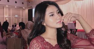 Isteri kantoi check in hotel dengan ketua kampung. Cantiknya Ibu Komen Di Ig Netizen Teka Wanita Ini Bakal Isteri Haqiem Rusli