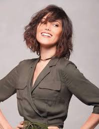 Les Cheveux Longs Droits 20 Coupes Pour Cheveux Fins Qui Rajeunissent En 2020 Coupe Cheveux Fins Cheveux Coupe De Cheveux Effilee