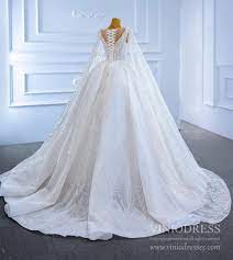 Not only do headbands keep your hair in check, but they add an extra element of glamour to your look when paired with simple wedding dresses! Haute Couture Wedding Gowns Extra Long Cap Sleeve Wedding Dresses Vw18 Viniodress