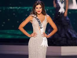 La representante de colombia, paulina vega, se convirtió este domingo en la segunda mujer de su país en ser elegida miss universo, en la 63ª edición del vega se impuso a miss estados unidos, nia sanchez, la primera finalista. Video Miss Universo 2015 El Divertido Desliz De La Colombiana Paulina Vega Bolsamania Com