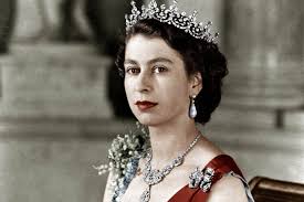 Book at the queen elizabeth 2 dubai (2021). Queen Elizabeth Ii Wird 94 Das Leben Und Die Mode Der Konigin Vogue Germany