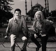 Istanbul Ve Yesilcam Sultan Ahmet Sultan Ahmet Camii Kartal Tibet Ve Filiz Akin Filizakink Kumrutibet Turkish Cinema Turkish Actors First Lady