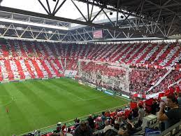 Während düsseldorf seit 1997 aus der bundesliga abgestiegen war, veröffentlichte die band die toten hosen, die zu großen teilen aus fans von fortuna düsseldorf besteht, im jahr 1999 in ihrem album unsterblich das lied bayern, in dessen text der fc bayern münchen verhöhnt wird. Fortuna Dusseldorf On Twitter Gansehaut Die Grosste F95 Choreo Die Dieses Stadion Je Gesehen Hat F95s04