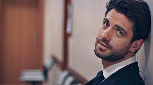 Serkay tütüncü, 7 şubat 1991 i̇zmir, tire doğumlu türk oyuncudur. Masumiyet In Ilker I Serkay Tutuncu Den Sasirtan Itiraf