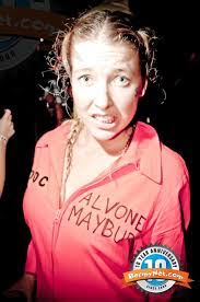 Shawnette Davis's Instagram, Twitter & Facebook