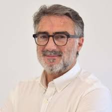 Me alegra contaros que he finalizado mis estudios de Máster en Marketing  Digital y Analytics en ENEB