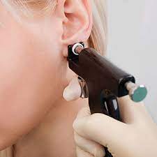 Suzie nesbit says doctors had to pull an earring from her daughter's ear using a scalpel, after the jewelry. Claire S Piercing Policy Complaint Goes Viral Jck