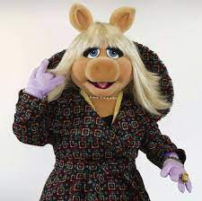 Pin On Queen Miss Piggy