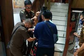 Genggam tanganmu yang suci sampai rambutku memutih cinta ku tersimpul mati di syurga tetap kau ku nanti huooo. Ini Kronologis Upaya Bunuh Diri Mantan Kepala Bpn Denpasar Hingga Hembuskan Nafas Terakhir Balipost Com