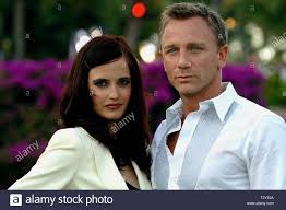 Capture the womanizing spy s continued loyalty. Eva Green Daniel Craig Casino Royale 2006 Stockfotografie Alamy