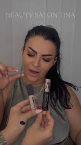 Tutoriali filloi me makeup, përfundoi me qenushin duke kafshu brushën!  🎥💄🐶 🤪 @filloreta_dokic