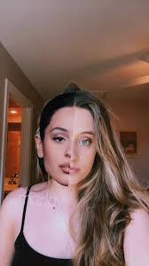 Ashley Comeau's Instagram, Twitter & Facebook