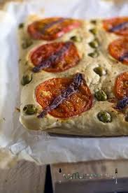 Focaccia De Tomate Aceitunas Y Anchoas Focaccia Comida Casera Anchoas