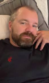 Vad gör du på midsommar? Jag har inga direkta planer annat än brännboll &  korvgrillning i en by utanför Hultsfred där jag är aktiv. Funderar på att  ha min restaurang öppen på