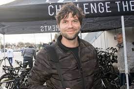 Eigenlijk ging ik er naartoe. Simon Keizer In Therapie Om Heftige Gebeurtenissen Te Verwerken Show Ad Nl