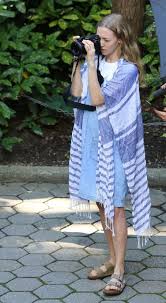 A mouthful of air : Amanda Seyfried On Set Of The Indie Drama A Mouthful Of Air In New York Famousfix Com Post