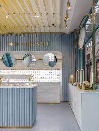 For Art S Sake Covent Garden London Retail Focus In 2020 Eyewear Store Design Retail Store Design Shop Interior Design