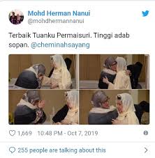 The royal couple had four children: Terbaik Raja Permaisuri Agong Tinggi Adab Sopan Tunku Azizah Buat Ramai Kagum Soya Lemon