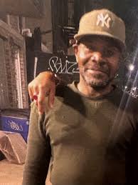 NYC bodega workers fatally beat local 'nuisance,' hit him with baton during  deadly deli brawl: sources