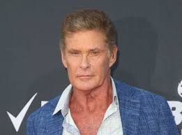 Cette histoire sur la vie quotidienne d'une brigade de sauveteurs au physique avantageux a rendu célèbres des acteurs tels que pamela. David Hasselhoff Pamela Anderson David Charvet Que Sont Devenus Les Acteurs D Alerte A Malibu