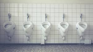 Urinstein entsteht, sobald kalkhaltiges wasser und urin chemisch miteinander reagieren. Urinstein Entfernen So Wird Deine Toilette Blitzblank Utopia De