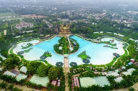 Đại nam thế giới du lịch có cả biển, hồ, sông, núi, khách sạn, khu vui chơi giải trí… và có tường thành bao quanh với hàm ý toát lên vẻ. Vui ChÆ¡i Quen Lá»'i Vá» Táº¡i Khu Du Lá»‹ch Ä'áº¡i Nam
