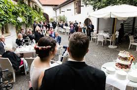 Glas verarbeitung geschenkideen zur hochzeit. Heiraten In Der Pfalz Hier Freinsheimer Hof Eine Wunderschone Hochzeitslocation Mitten In Der Altstadt Von Freinsheim Mehr Hochzeitslocation Heiraten Trauung