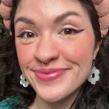 Renee Lowell's Instagram, Twitter & Facebook