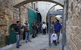 The 0.1km² area at the davidson center visitors can go back in time to the second temple period through a 3d the main attraction of the jewish quarter is undoubtedly the wailing wall (also known as the western. Jerusalem Police Install Metal Detectors Around Muslim Quarter Of Old City The Times Of Israel