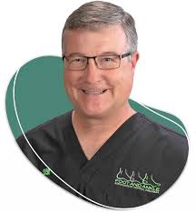 Alex Dellinger's Instagram, Twitter & Facebook